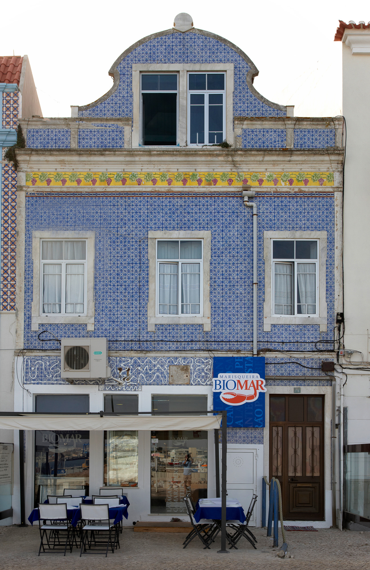 typisch gekacheltes Haus (Azulejos) in Lissabon